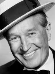 Maurice Chevalier, n. 12 septembre 1888 à Paris, d. 1er janvier 1972 à 83 ans.